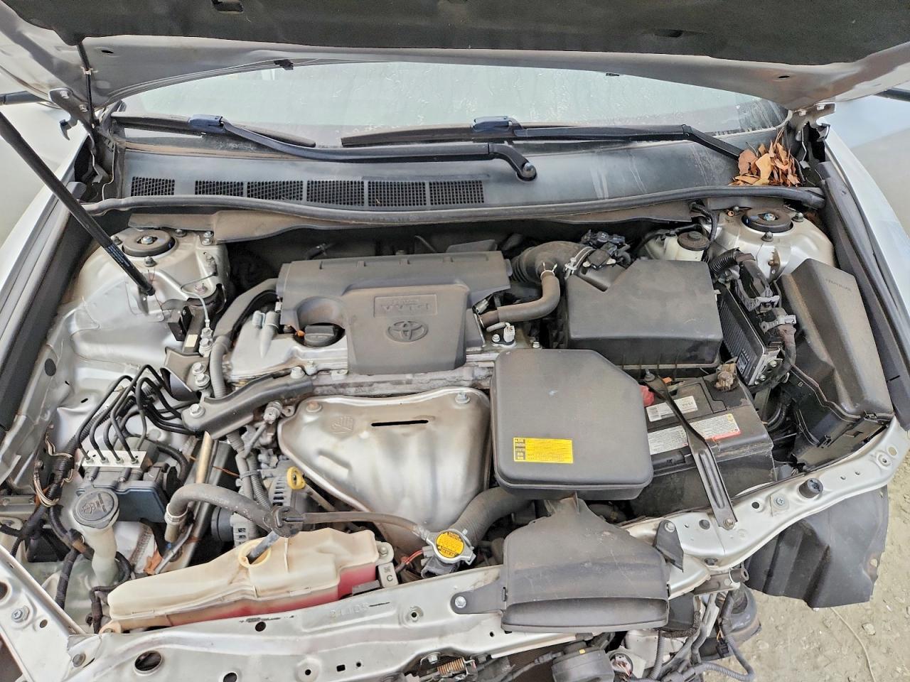 2014 TOYOTA CAMRY L photo 11