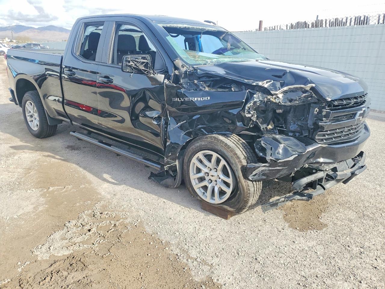 2019 CHEVROLET SILVERADO C1500 RST photo 4
