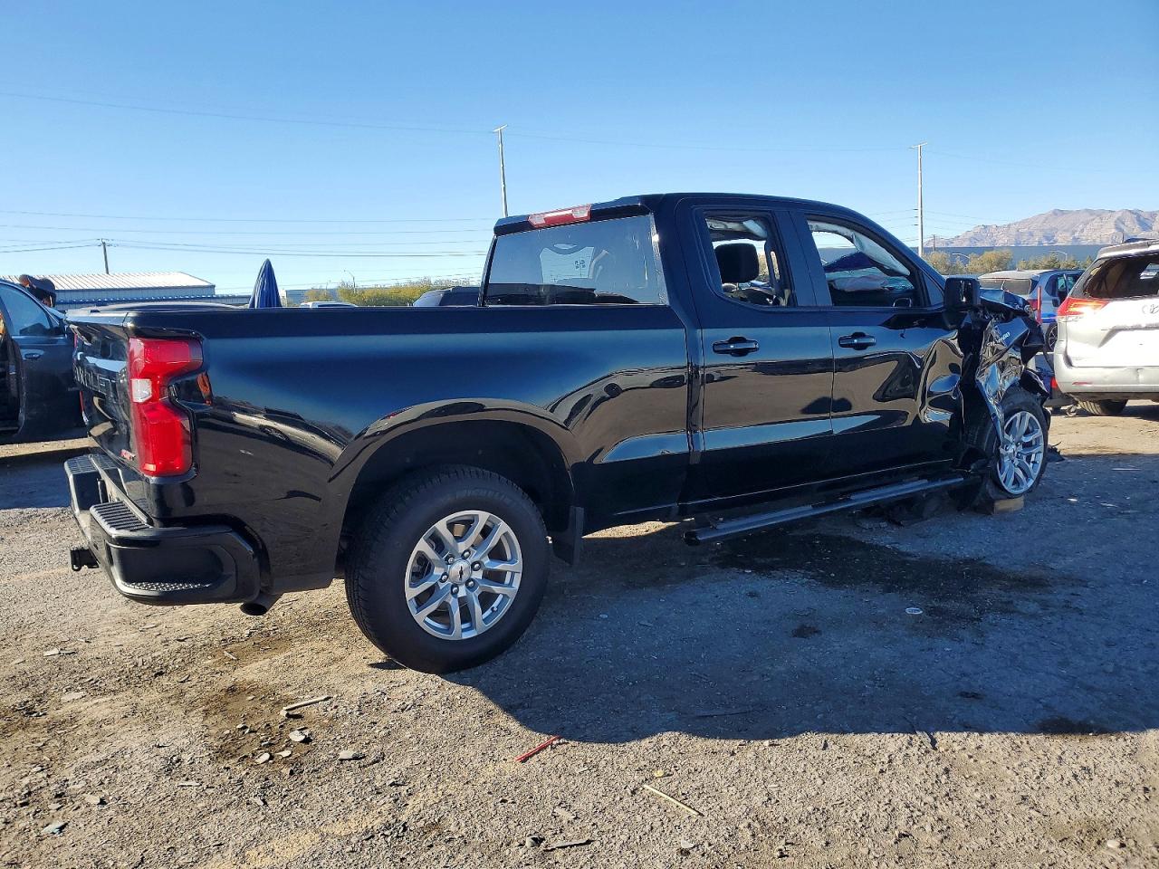 2019 CHEVROLET SILVERADO C1500 RST photo 3