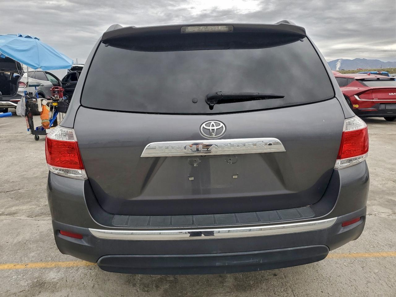 2013 TOYOTA HIGHLANDER LIMITED photo 6