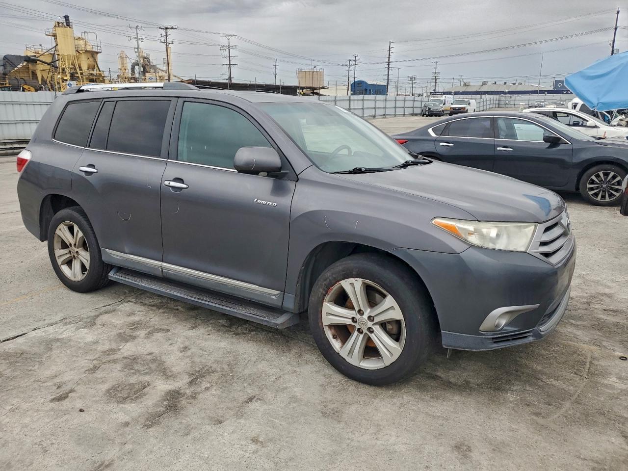 2013 TOYOTA HIGHLANDER LIMITED photo 4