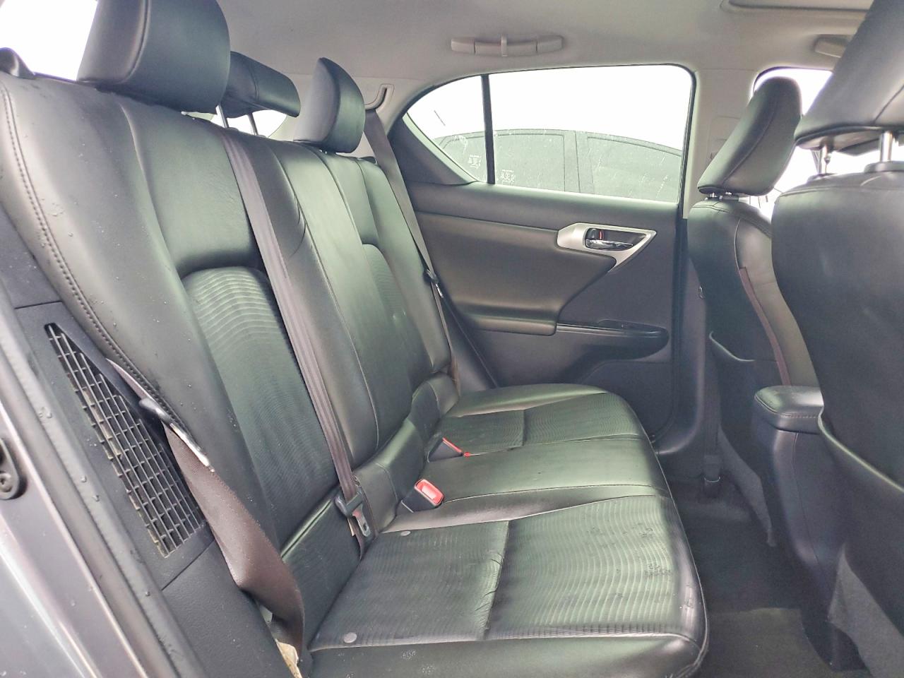 2013 LEXUS CT 200 photo 10