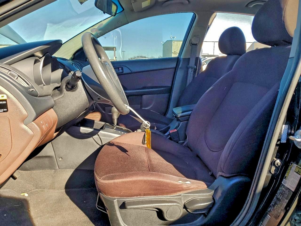 2010 KIA FORTE EX photo 13