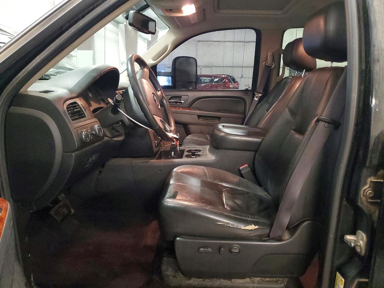 2011 GMC SIERRA K2500 SLT photo 7