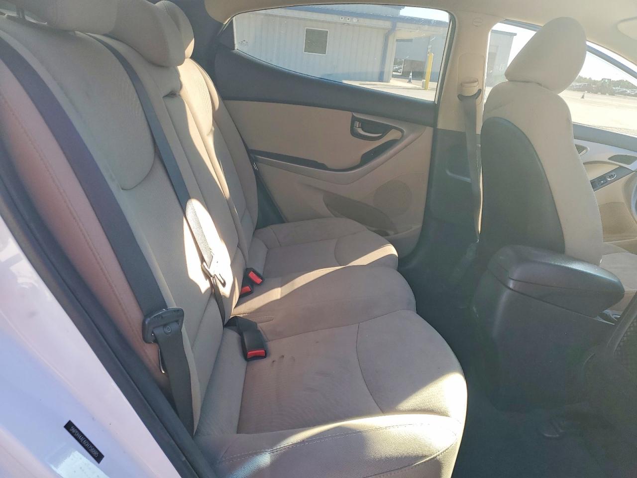 2016 HYUNDAI ELANTRA SE photo 10