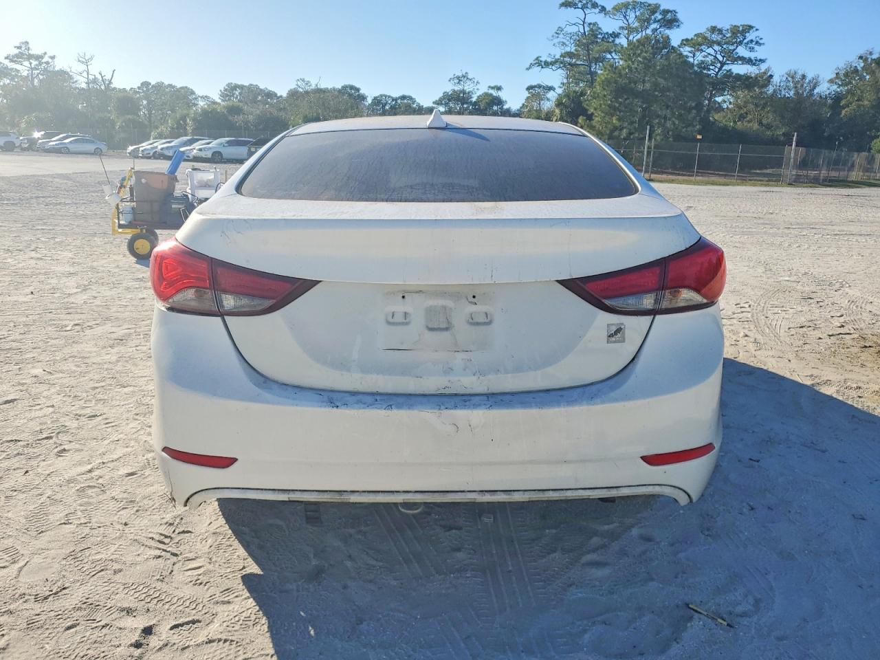 2016 HYUNDAI ELANTRA SE photo 6