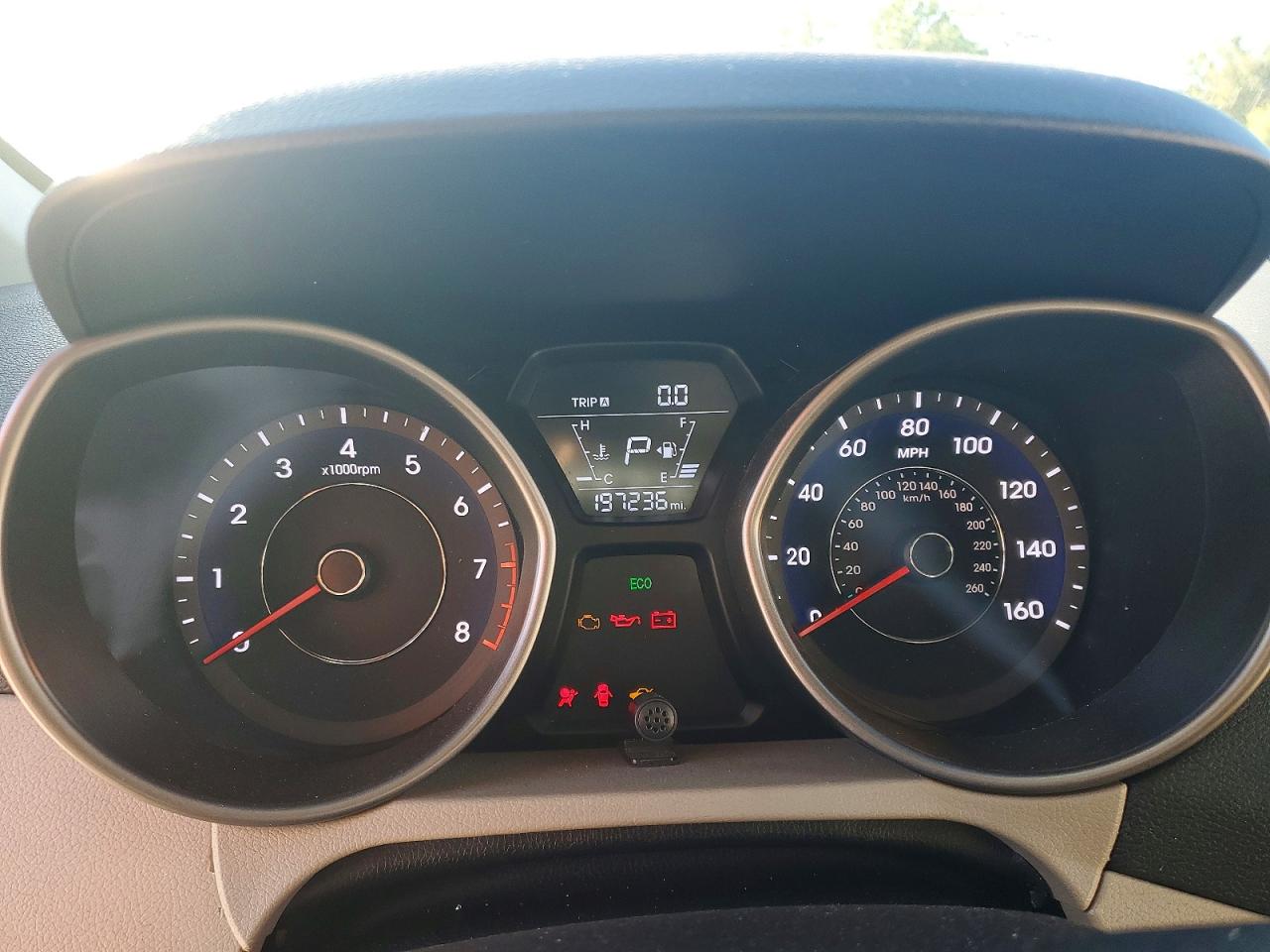 2016 HYUNDAI ELANTRA SE photo 9