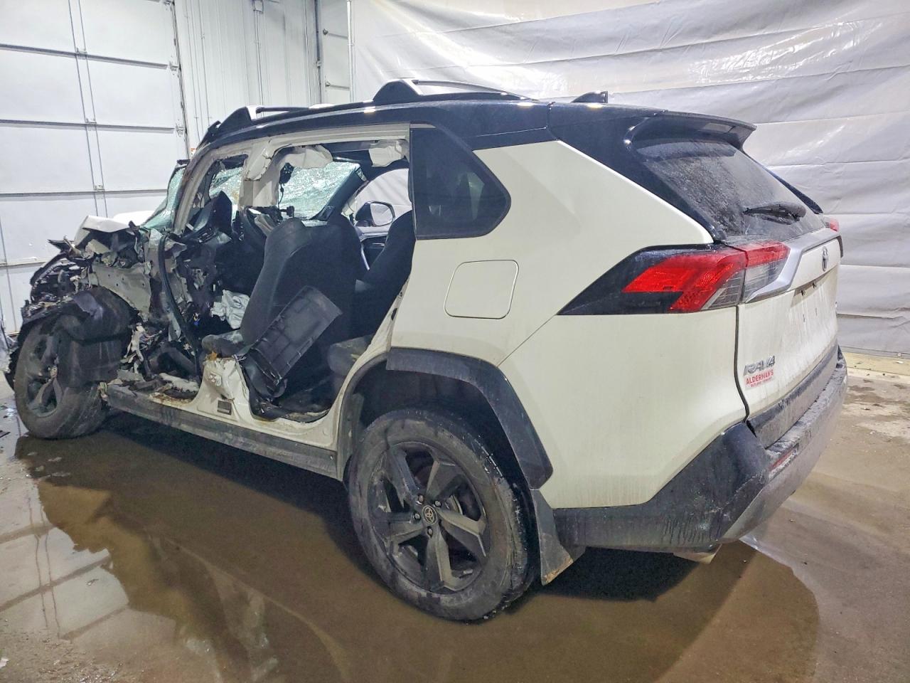 2021 TOYOTA RAV4 XSE photo 3