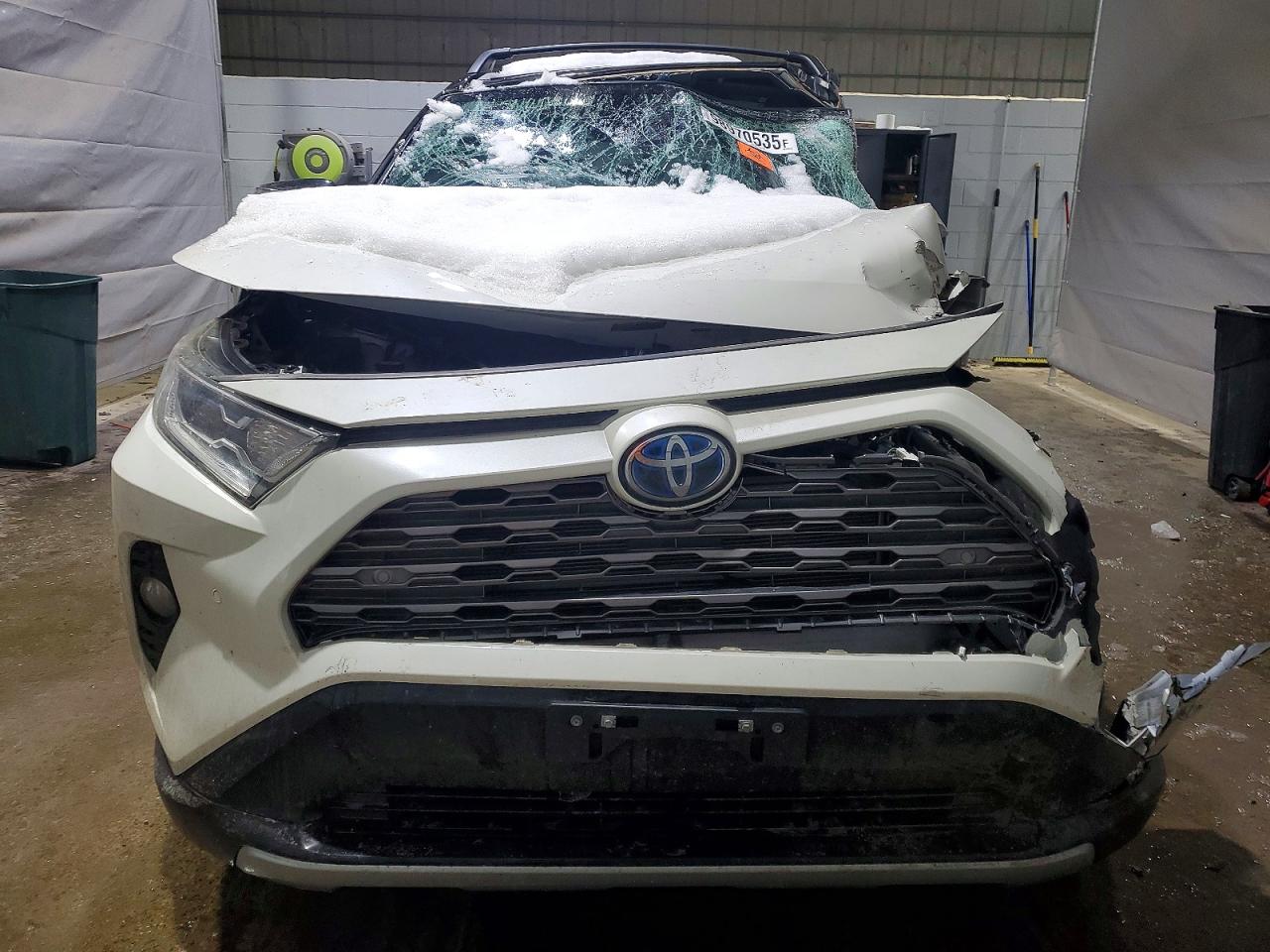 2021 TOYOTA RAV4 XSE photo 9
