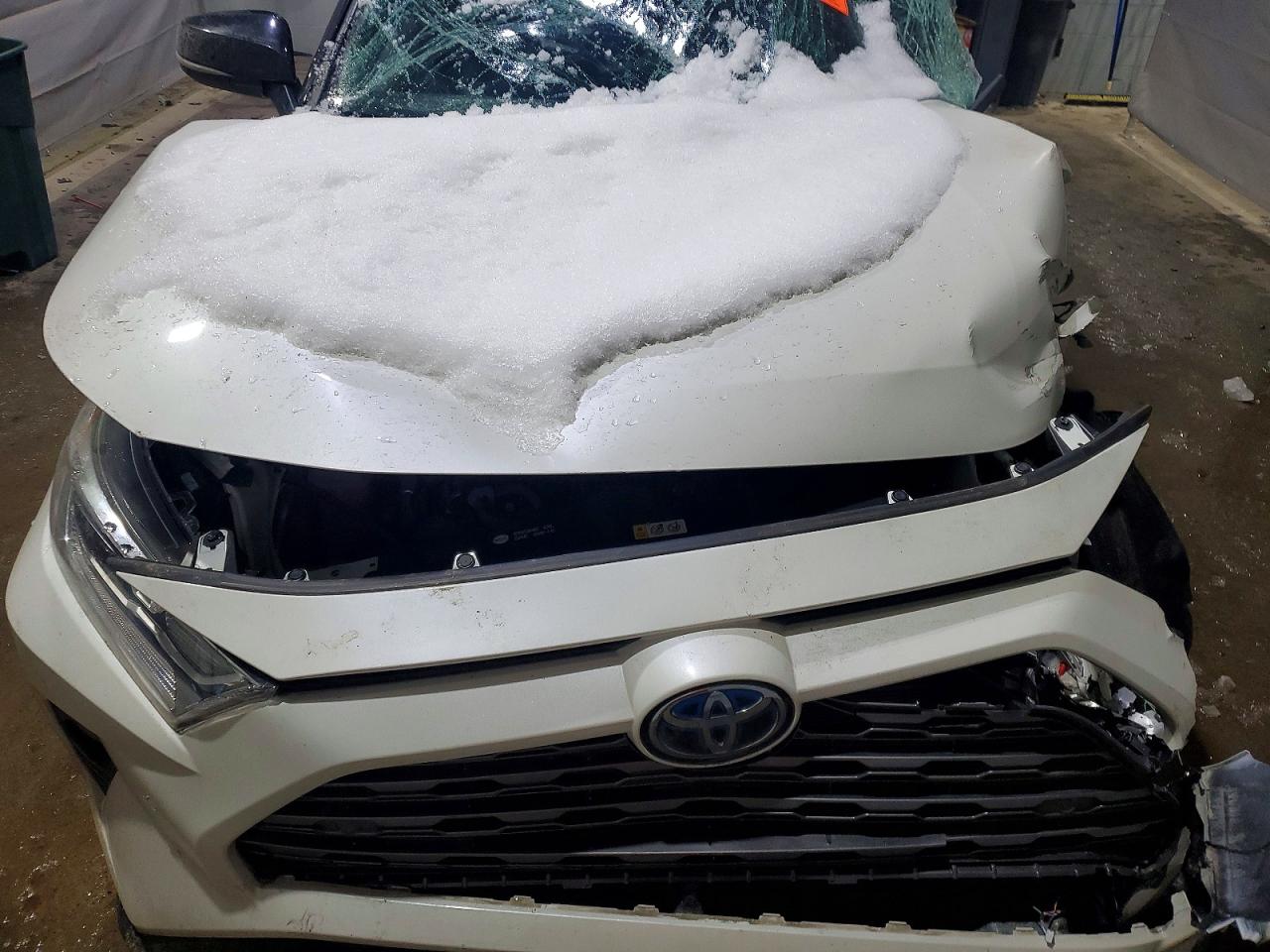 2021 TOYOTA RAV4 XSE photo 23
