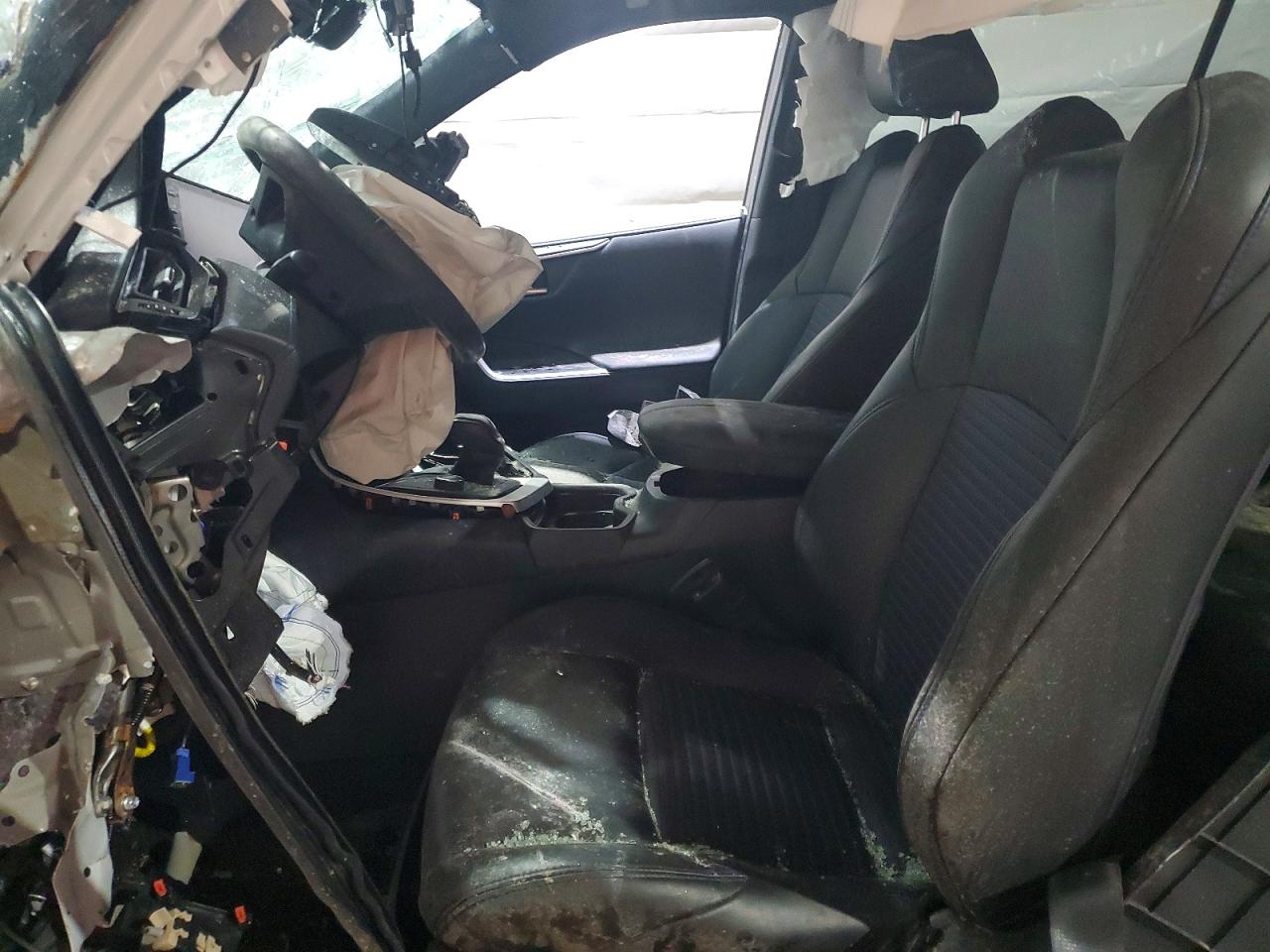 2021 TOYOTA RAV4 XSE photo 13