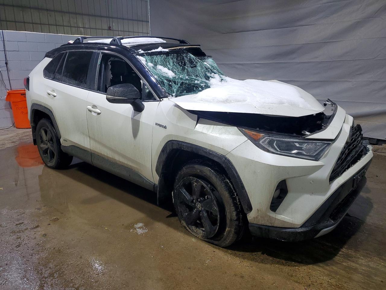 2021 TOYOTA RAV4 XSE photo 7