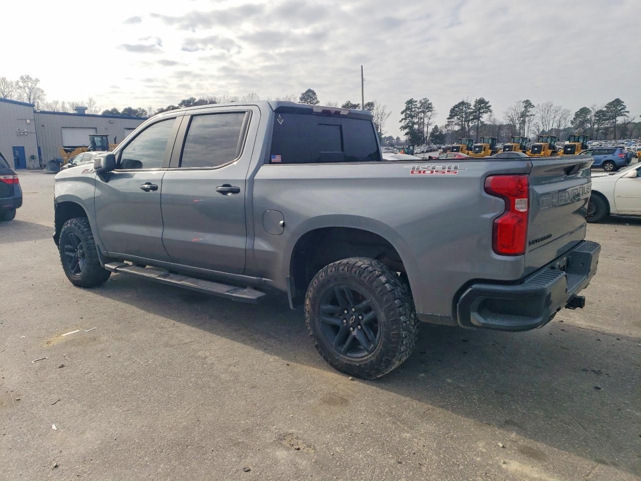 2021 CHEVROLET SILVERADO K1500 LT TRAIL BOSS photo 2