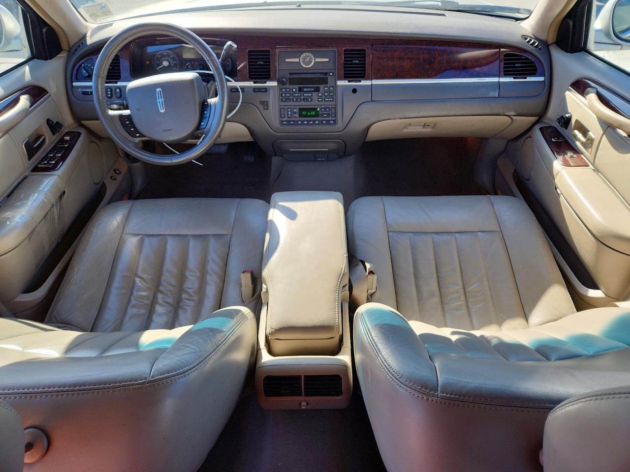 2007 LINCOLN TOWN CAR SIGNATURE photo 8