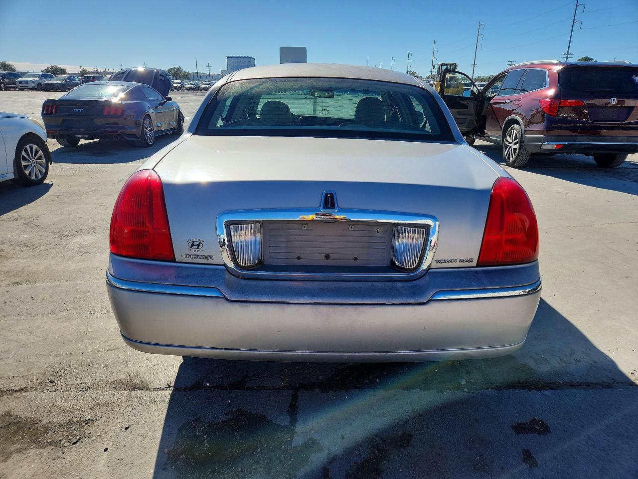 2007 LINCOLN TOWN CAR SIGNATURE photo 6