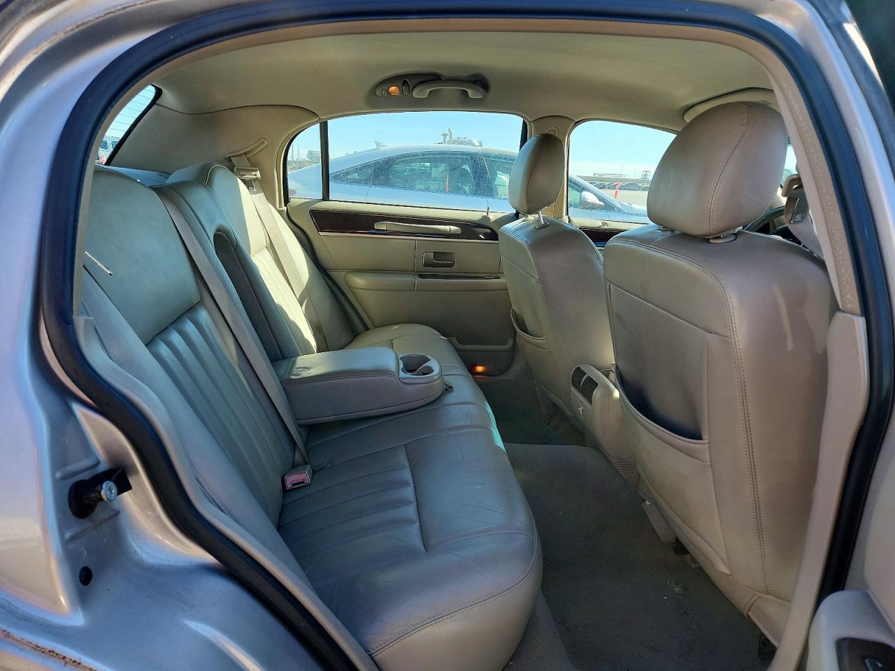 2007 LINCOLN TOWN CAR SIGNATURE photo 10
