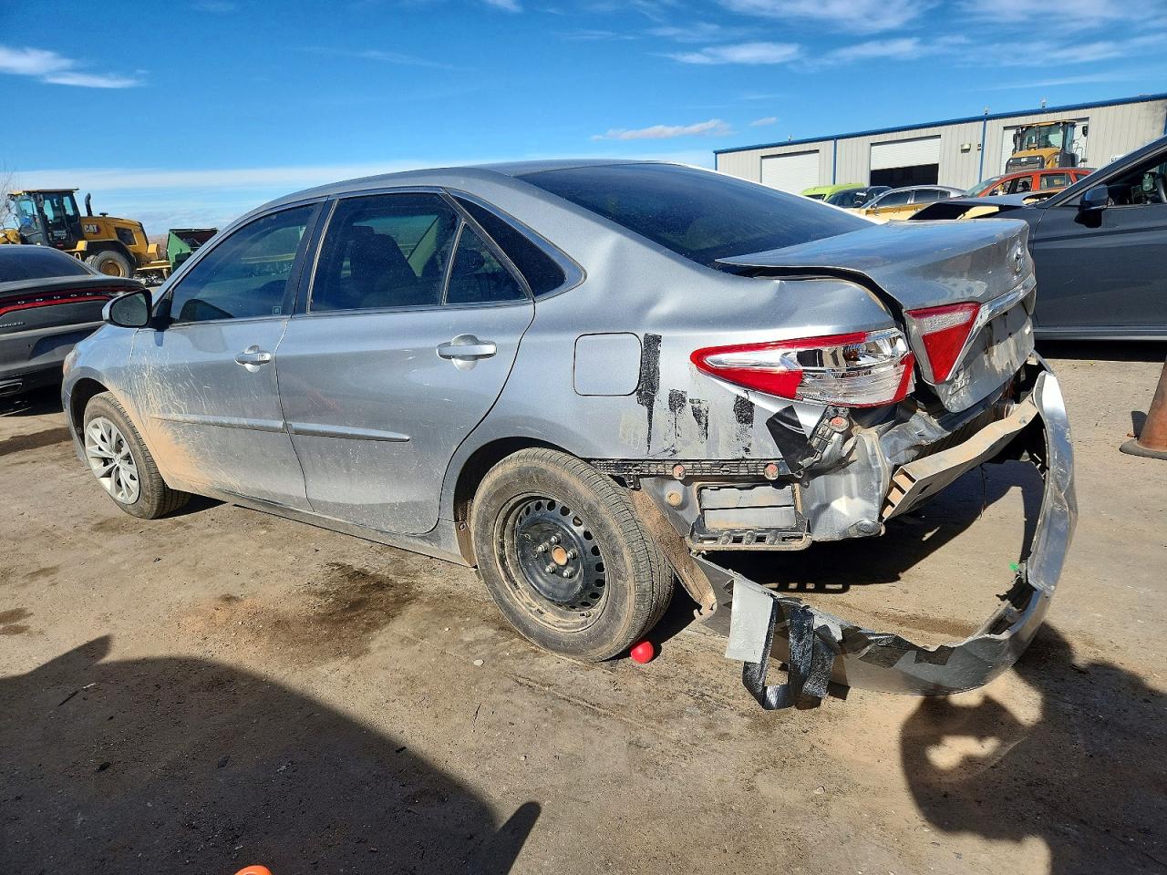 2017 TOYOTA CAMRY LE photo 2