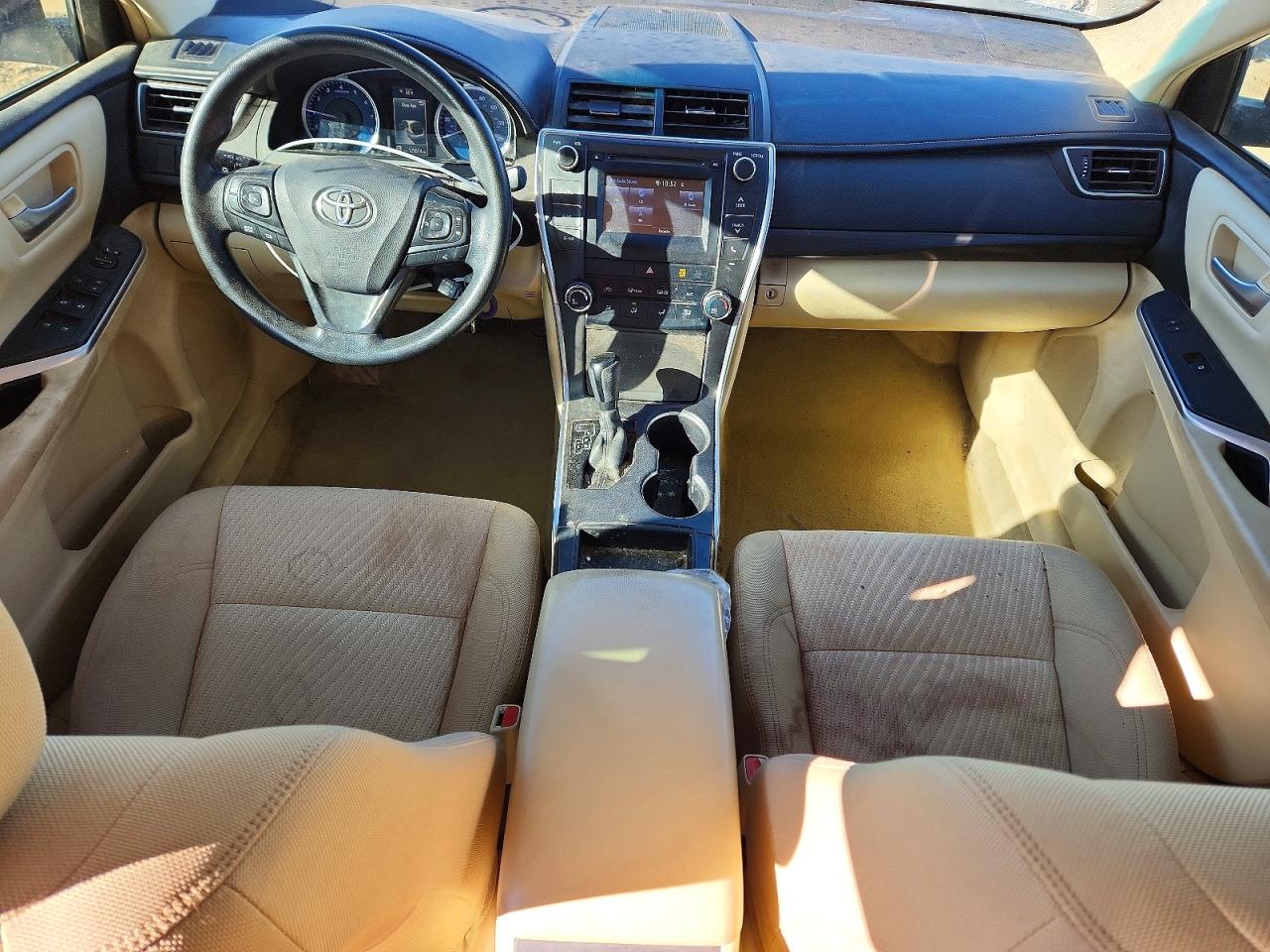 2017 TOYOTA CAMRY LE photo 8