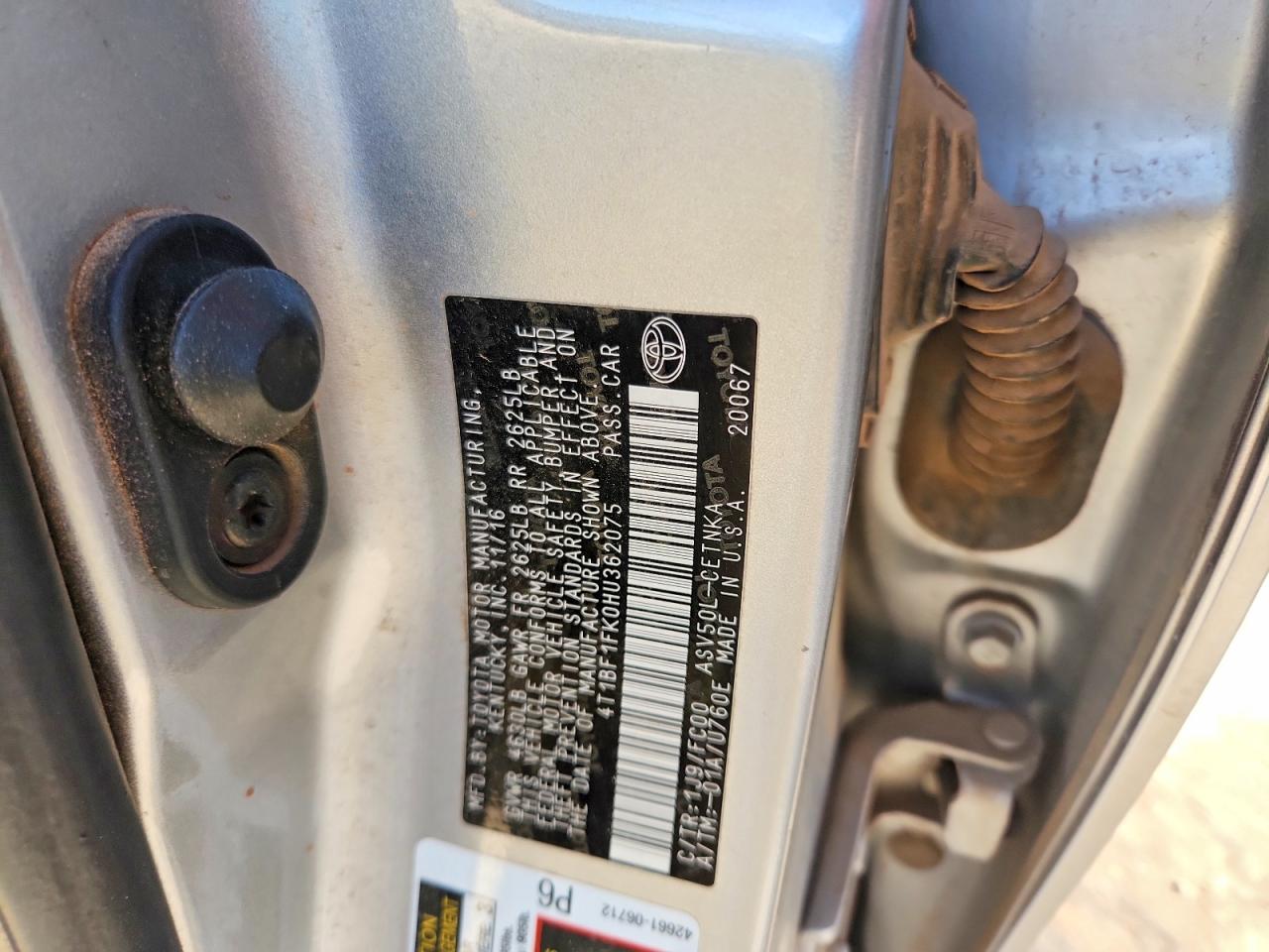 2017 TOYOTA CAMRY LE photo 12