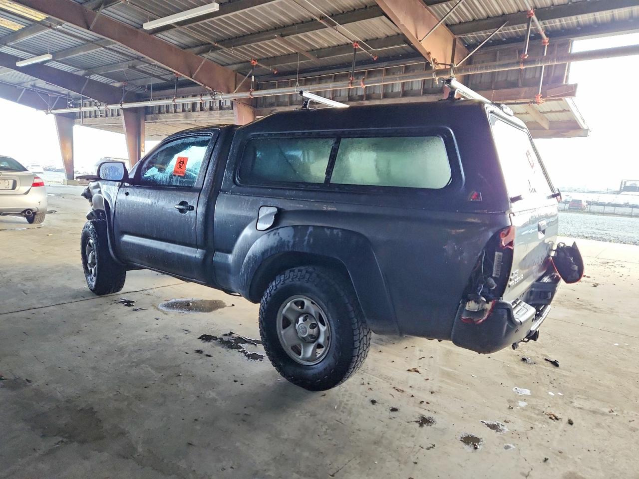 2013 TOYOTA TACOMA photo 2