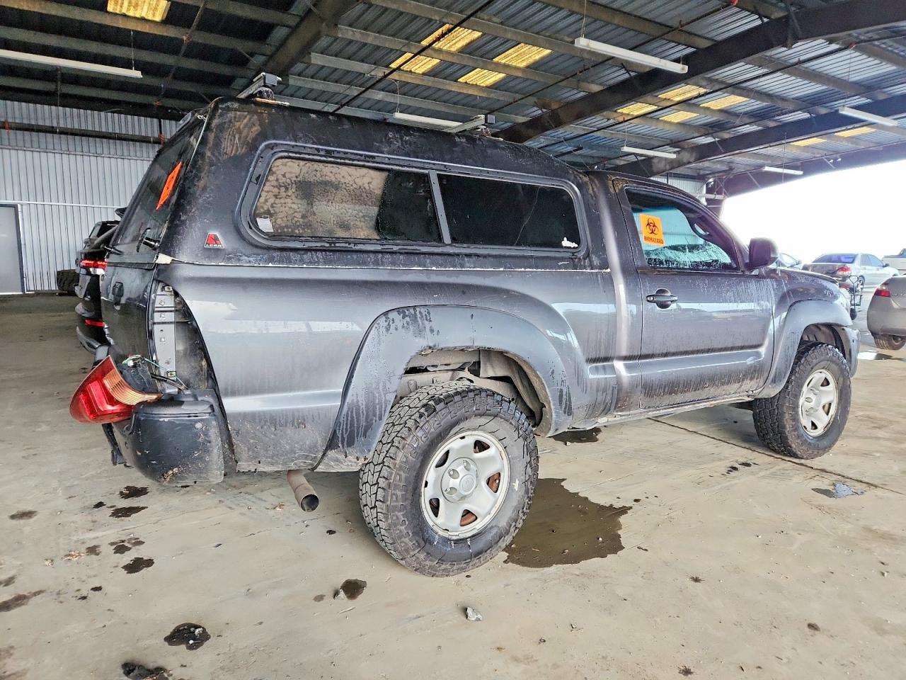 2013 TOYOTA TACOMA photo 3