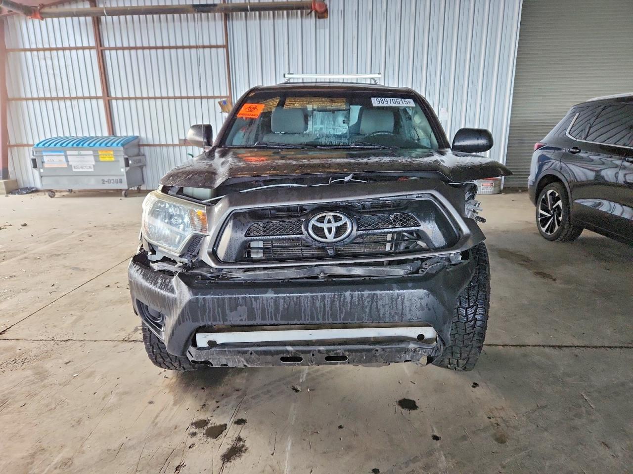 2013 TOYOTA TACOMA photo 5