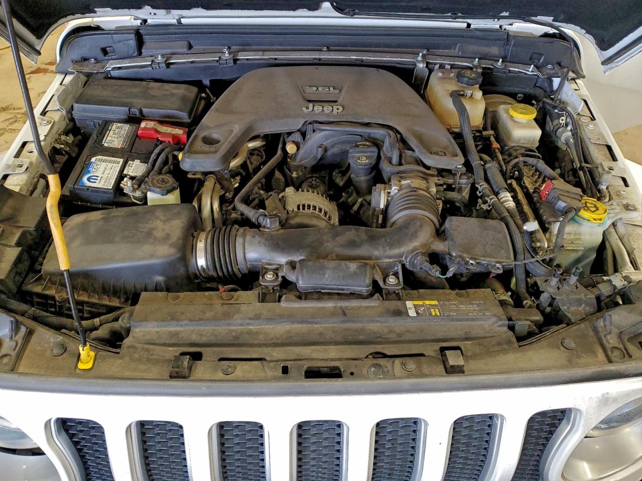 2018 JEEP WRANGLER UNLIMITED SAHARA photo 12