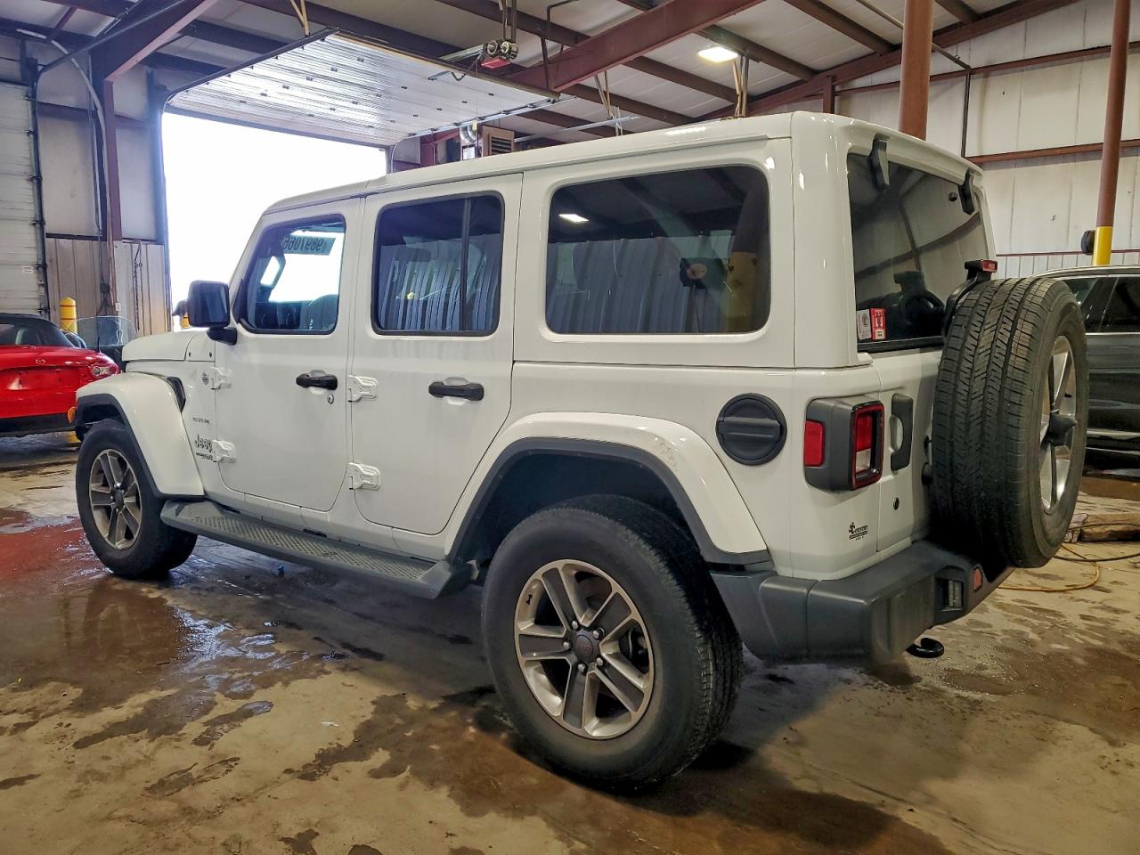 2018 JEEP WRANGLER UNLIMITED SAHARA photo 2
