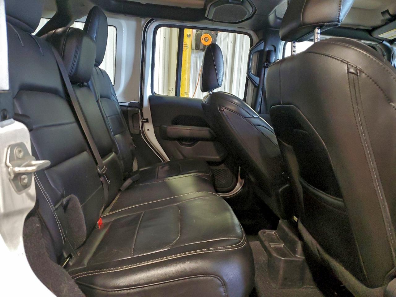 2018 JEEP WRANGLER UNLIMITED SAHARA photo 11