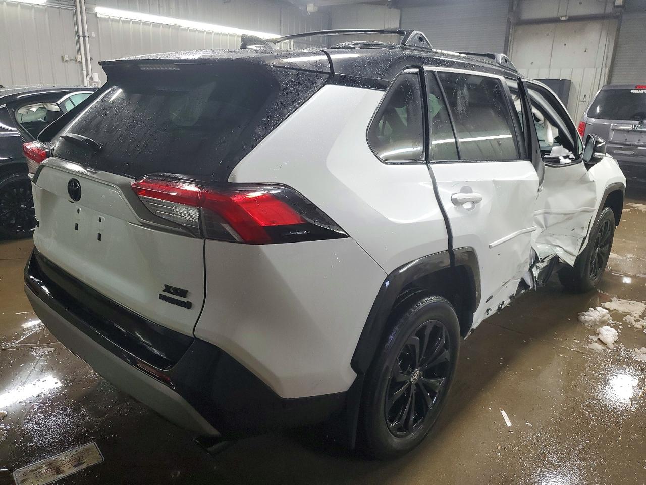 2024 TOYOTA RAV4 XSE photo 3
