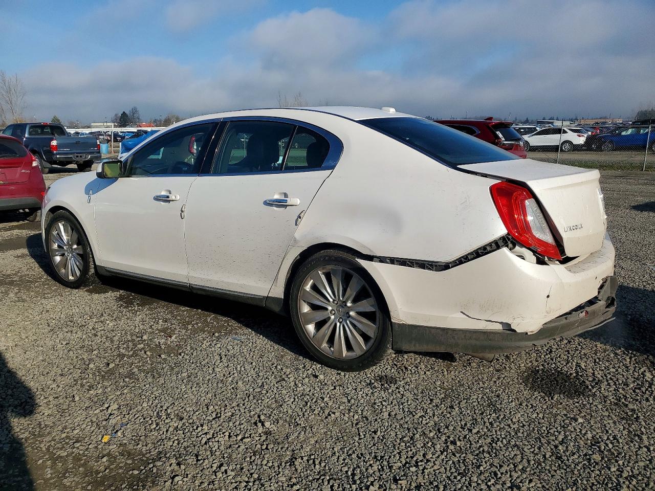 2013 LINCOLN MKS photo 2