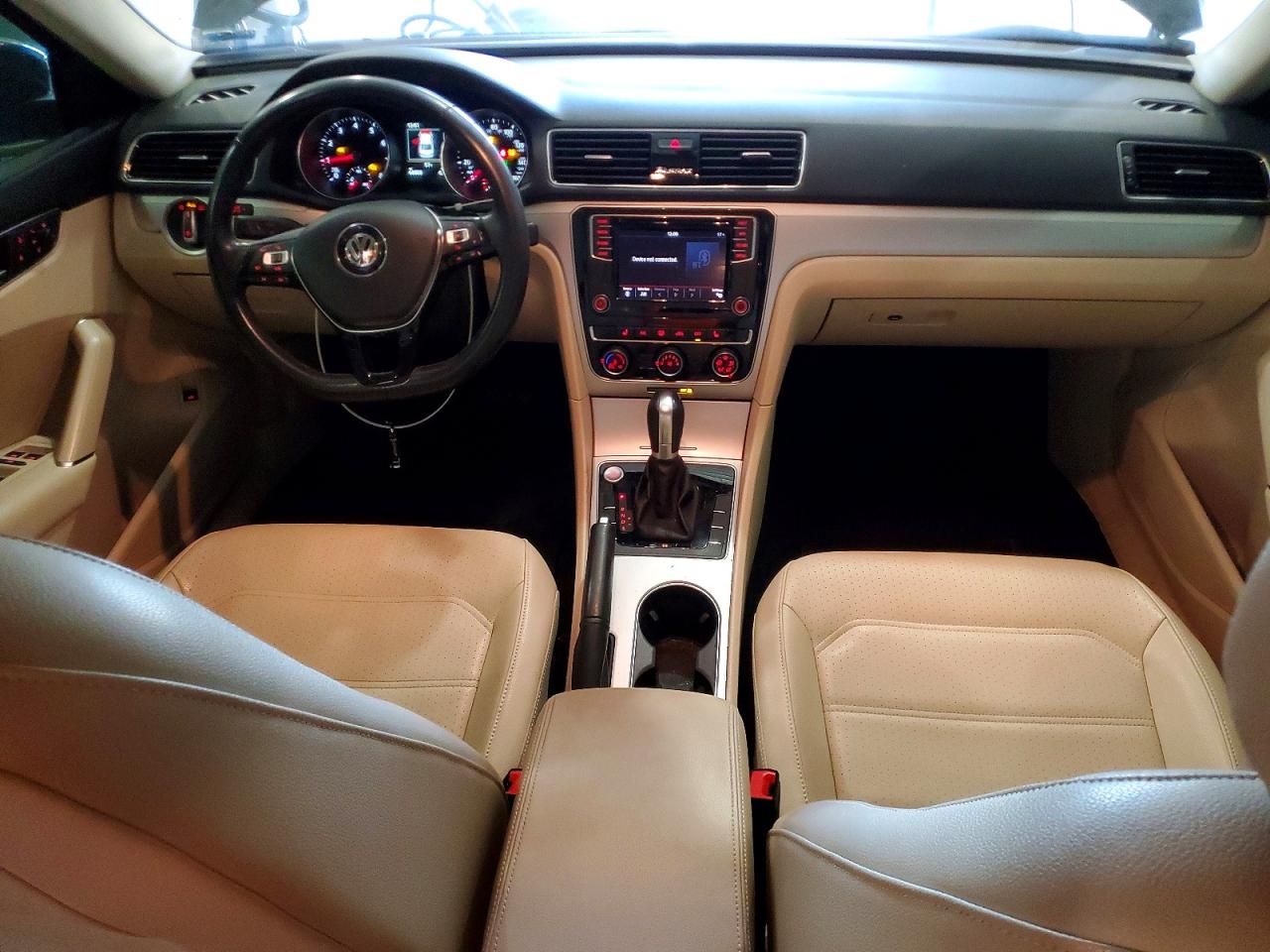 2019 VOLKSWAGEN PASSAT WOLFSBURG photo 8