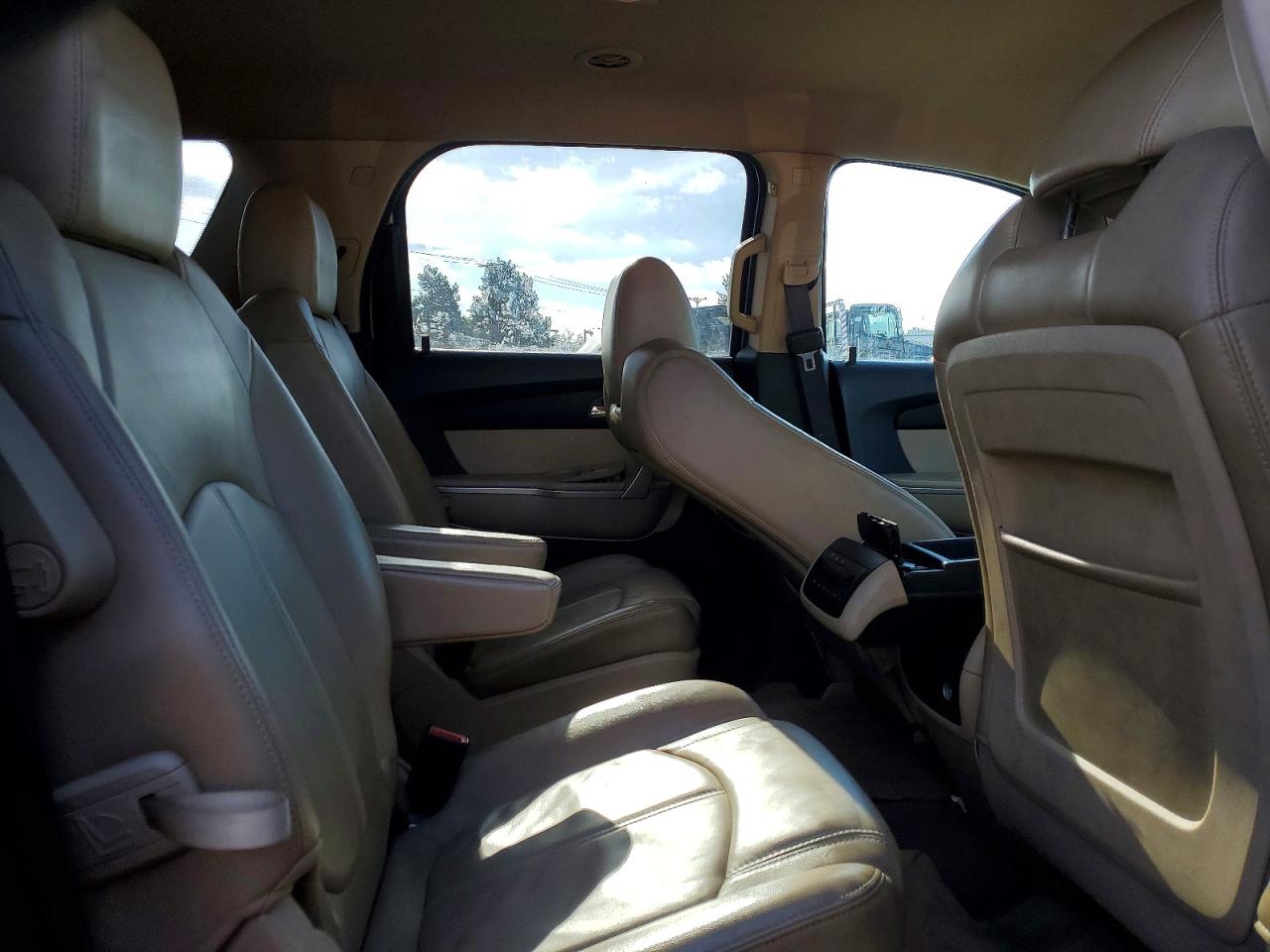 2011 GMC ACADIA SLT-1 photo 11