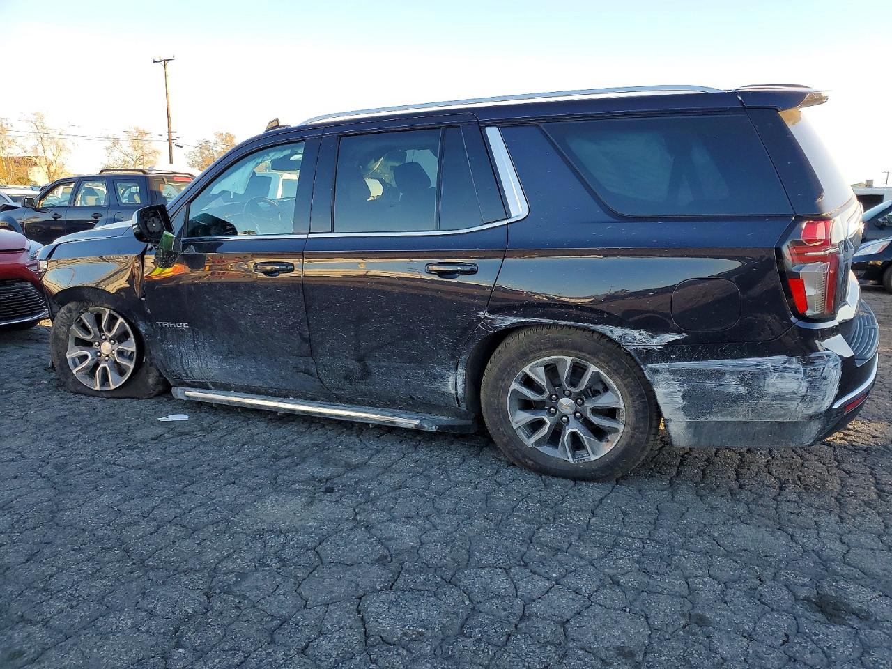 2022 CHEVROLET TAHOE C1500 LT photo 2