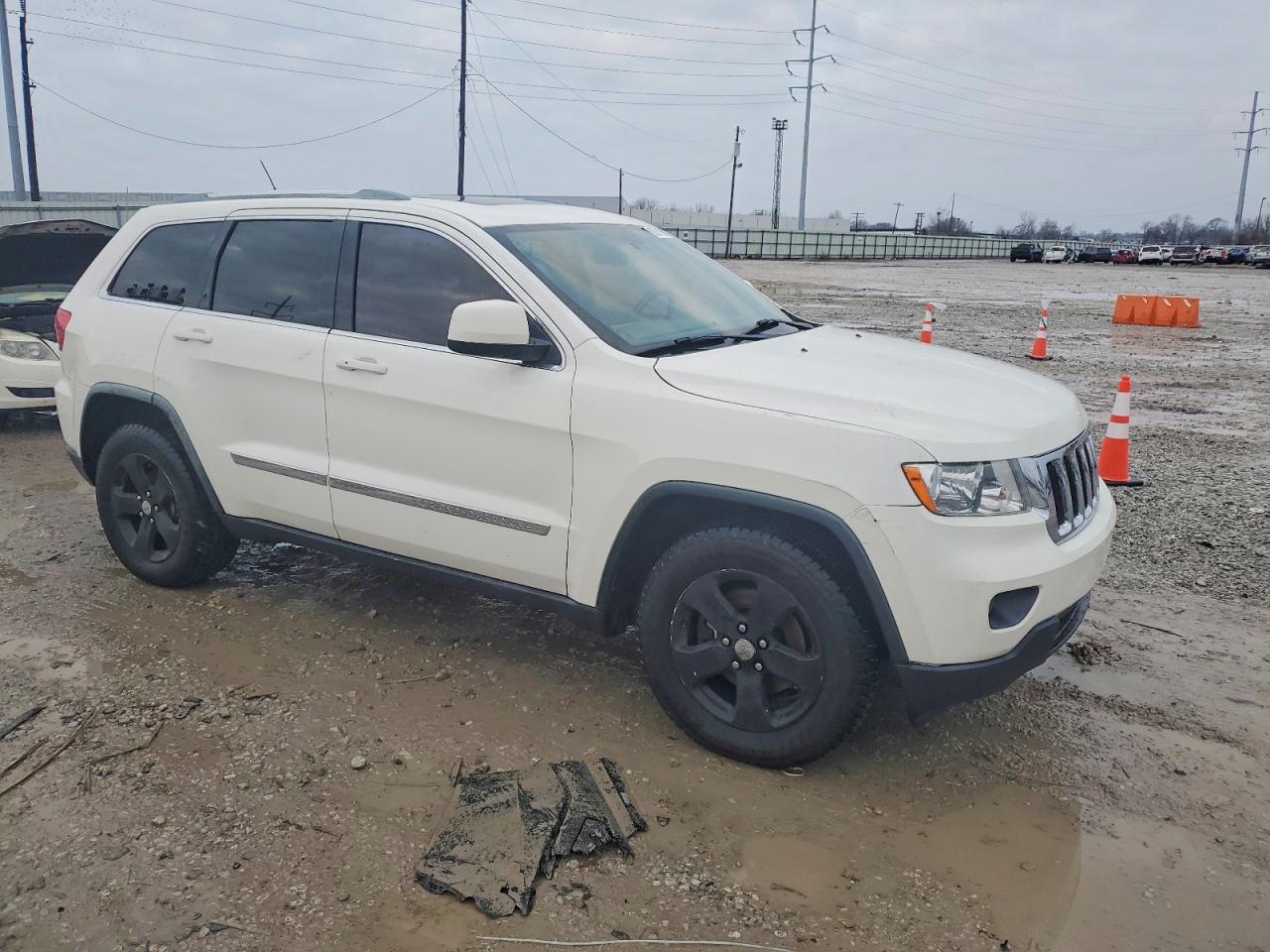 2011 JEEP GRAND CHEROKEE LAREDO photo 4