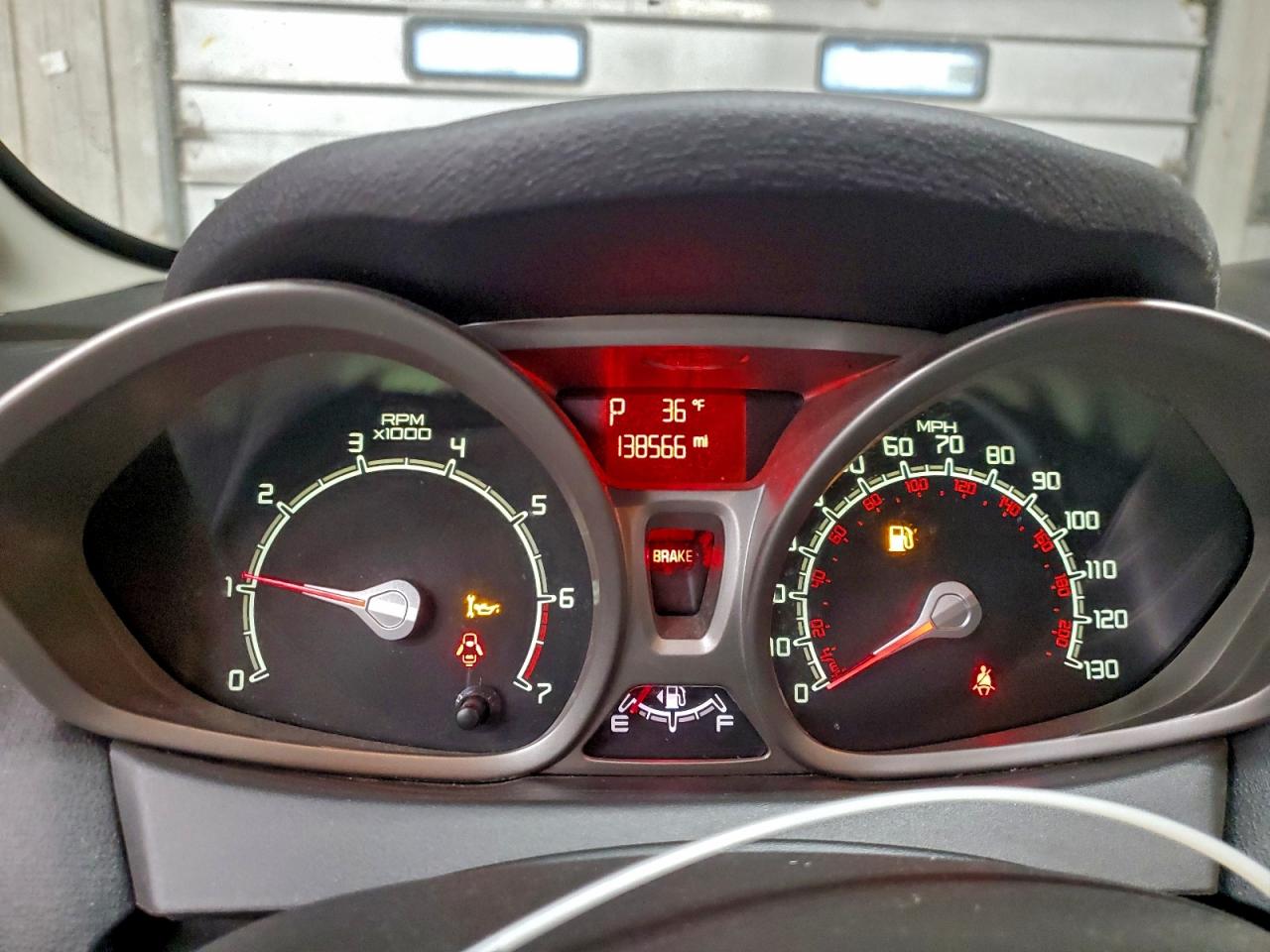 2012 FORD FIESTA SES photo 9