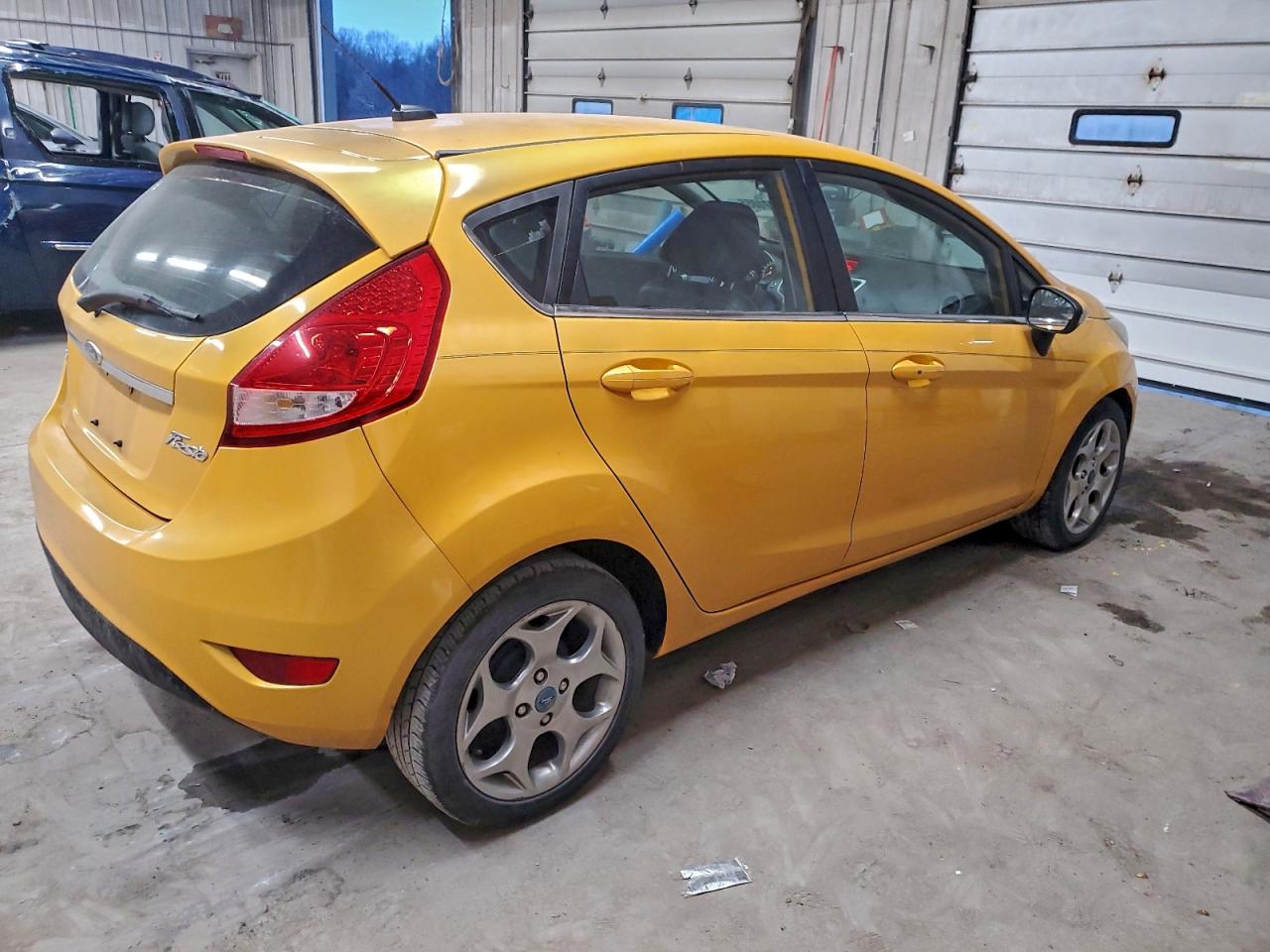 2012 FORD FIESTA SES photo 3