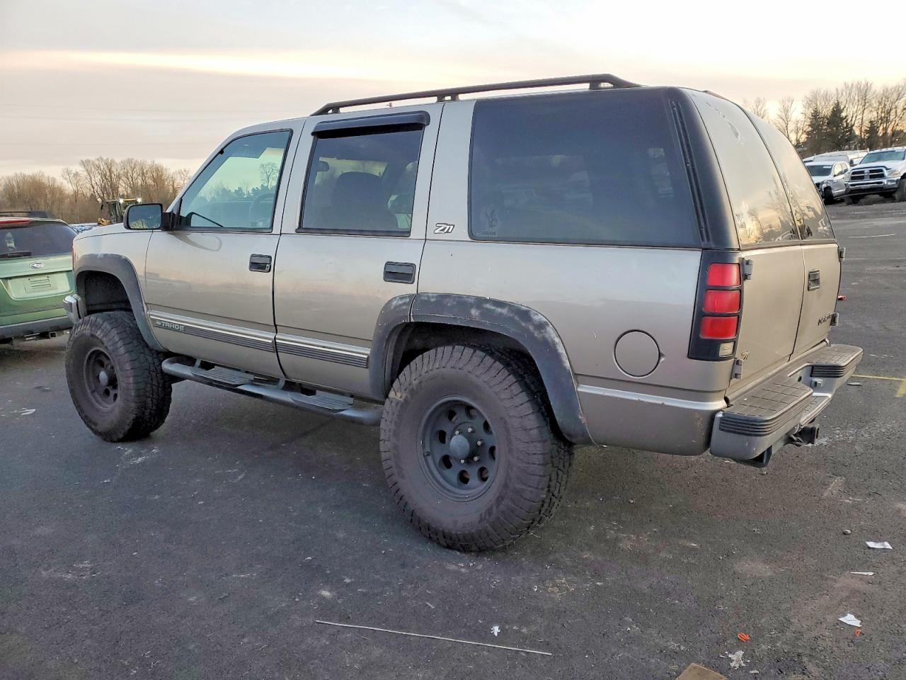 2000 CHEVROLET TAHOE K1500 photo 2