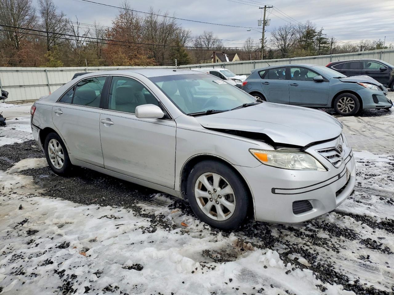 2011 TOYOTA CAMRY BASE photo 4
