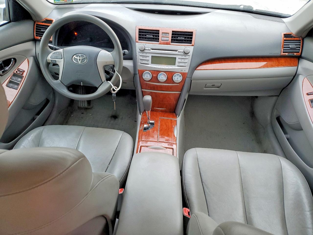 2011 TOYOTA CAMRY BASE photo 8