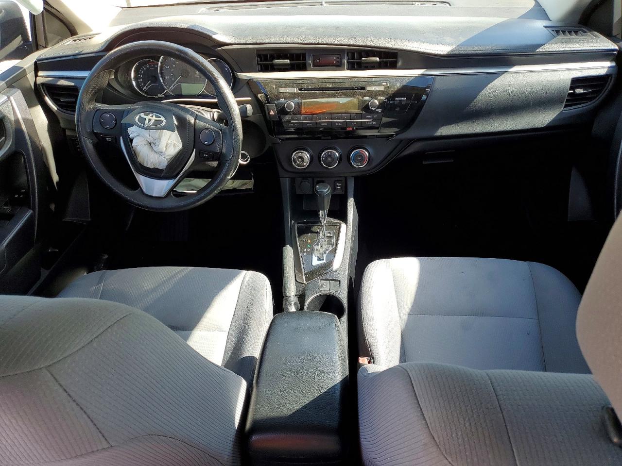 2015 TOYOTA COROLLA L photo 8