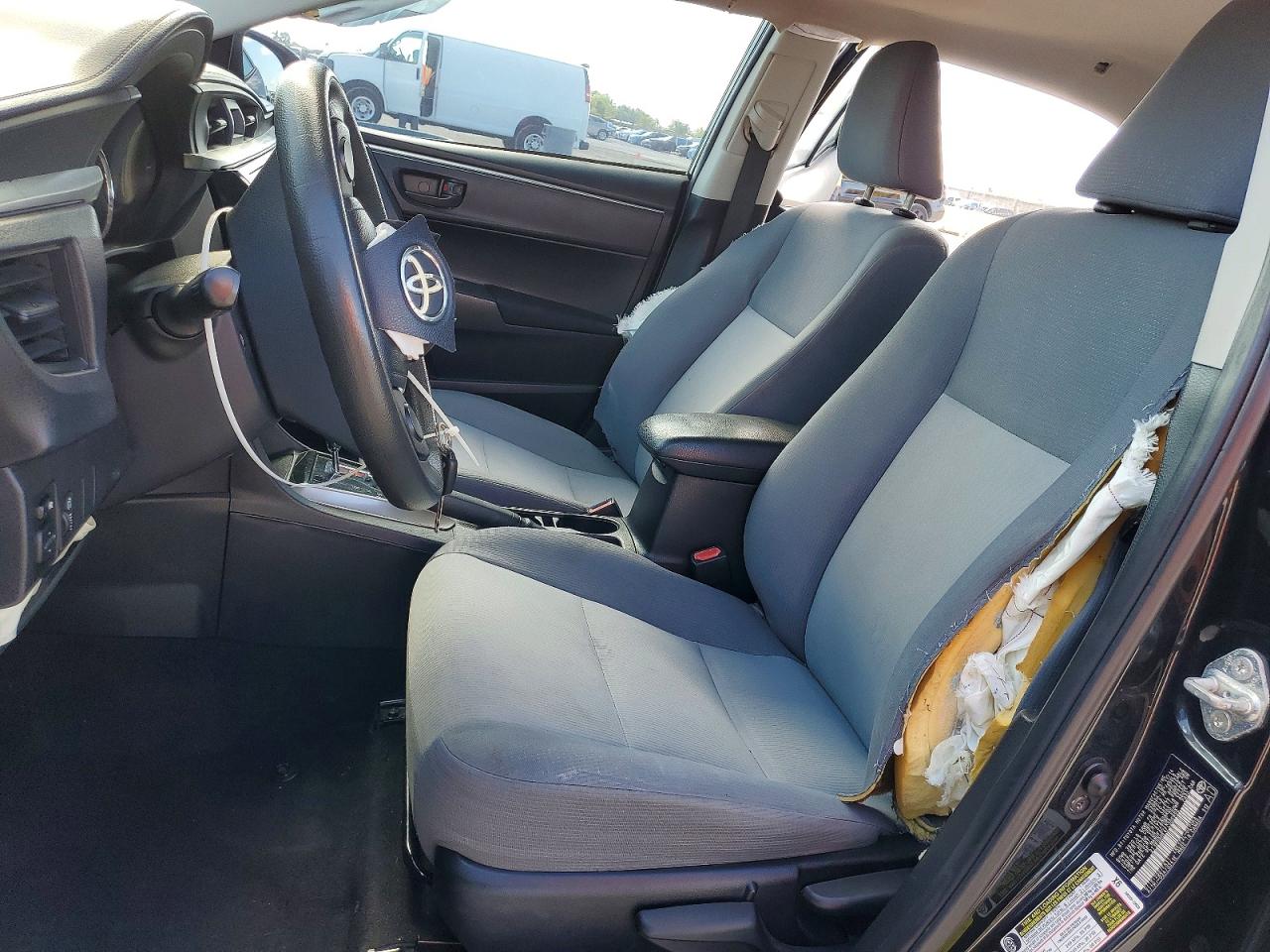 2015 TOYOTA COROLLA L photo 7