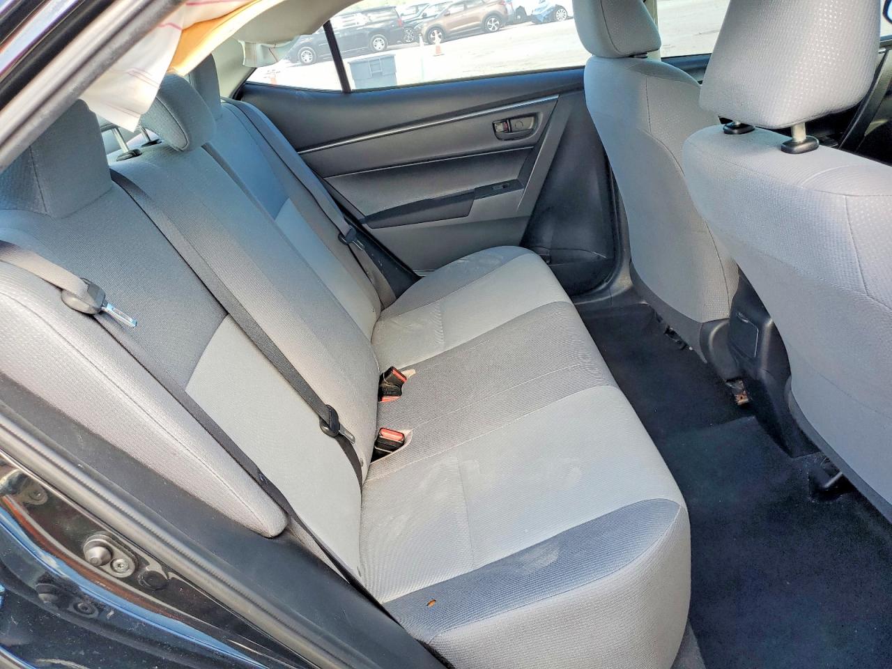 2015 TOYOTA COROLLA L photo 10