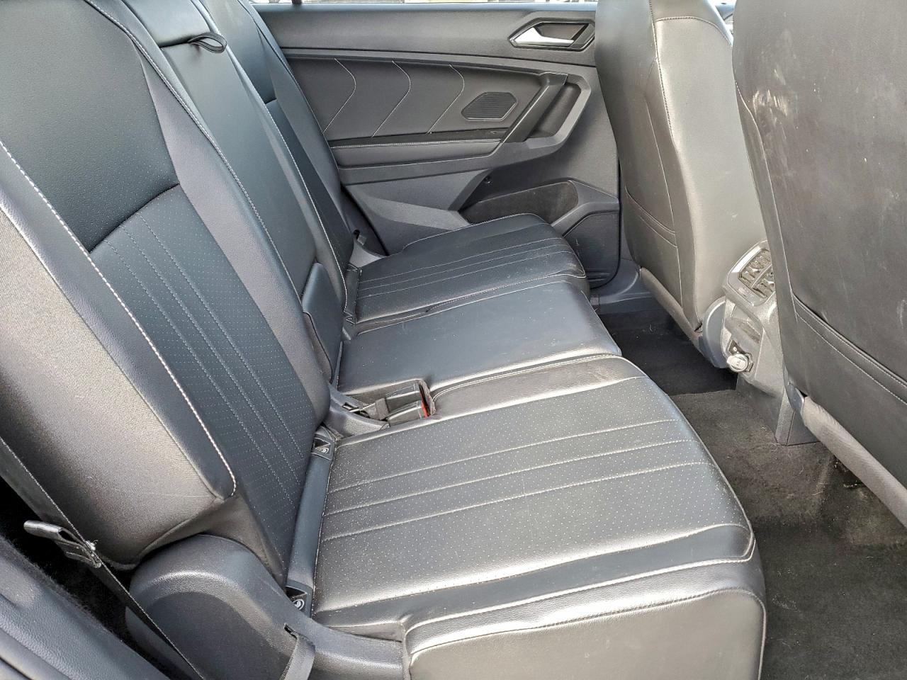 2024 VOLKSWAGEN TIGUAN SE photo 11