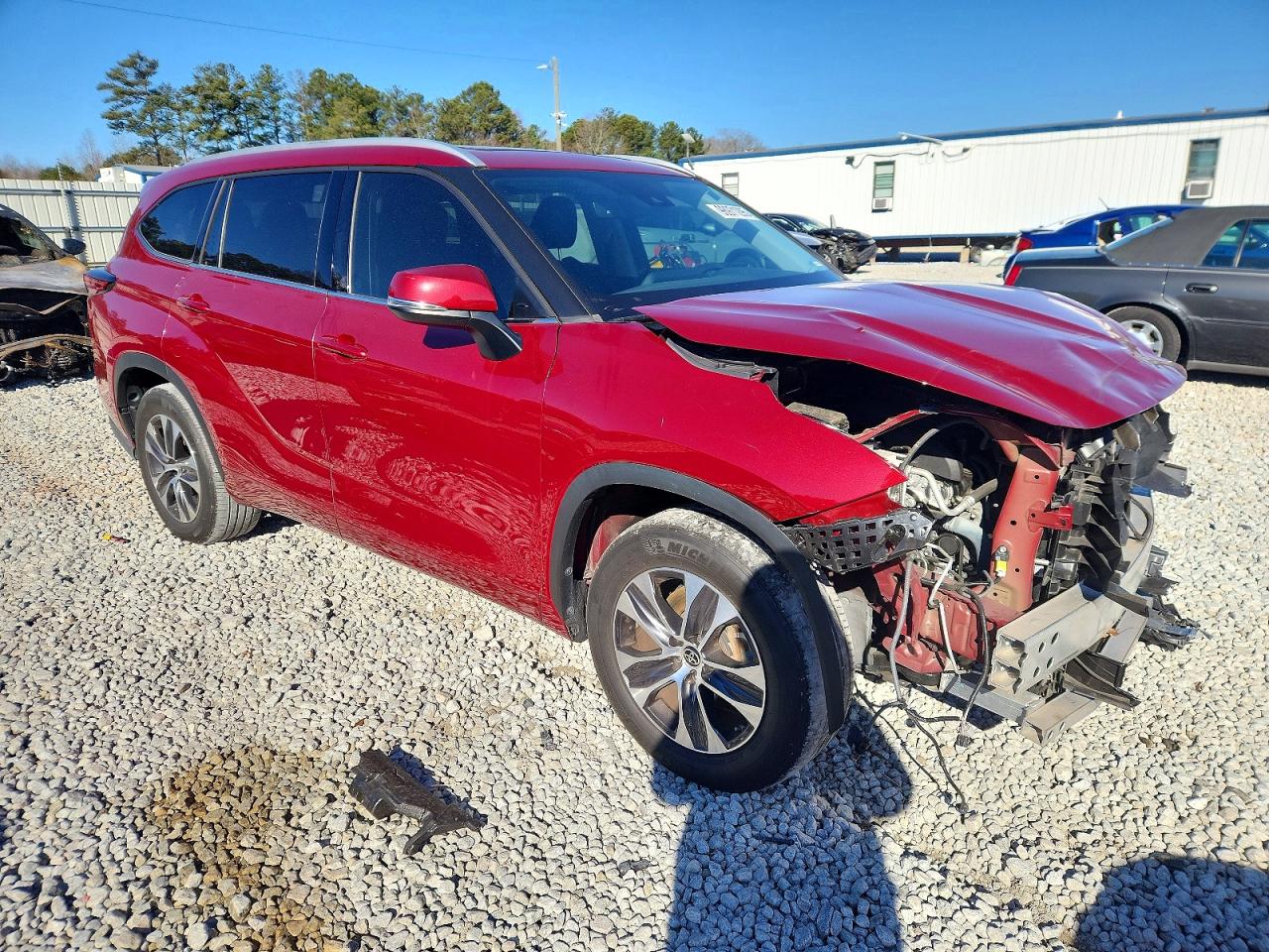 2022 TOYOTA HIGHLANDER XLE photo 4