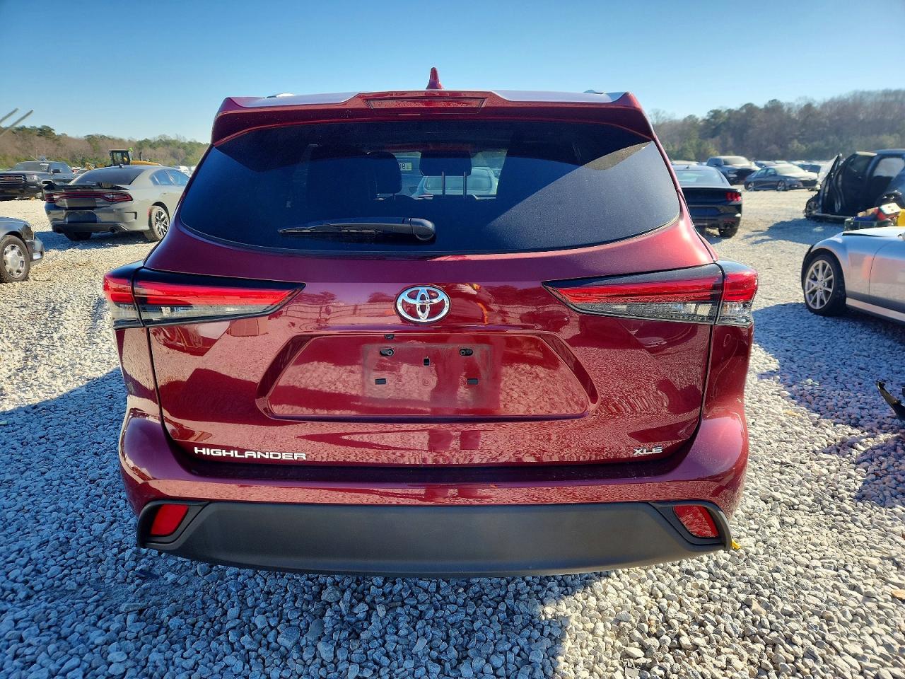 2022 TOYOTA HIGHLANDER XLE photo 6
