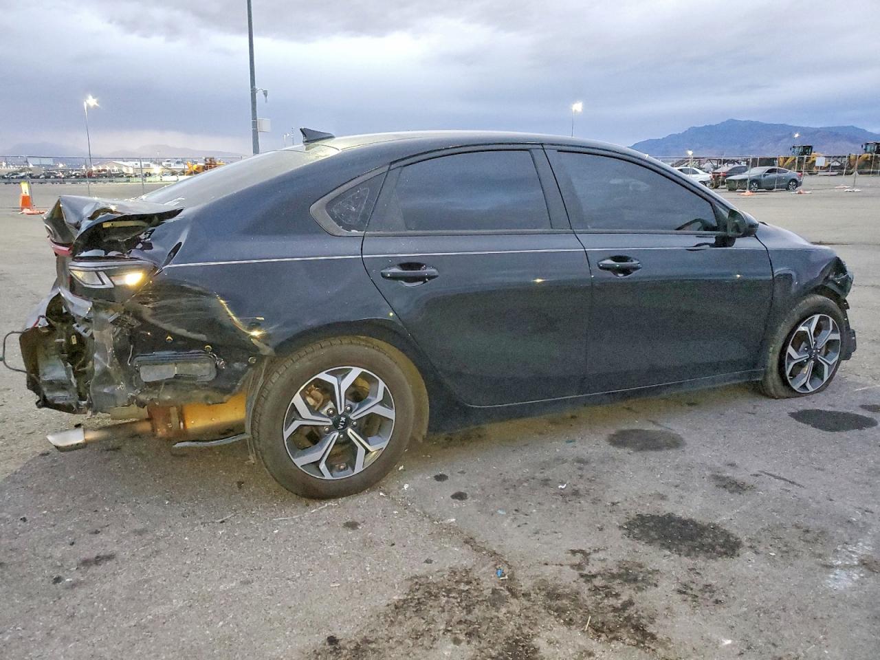 2020 KIA FORTE FE photo 3