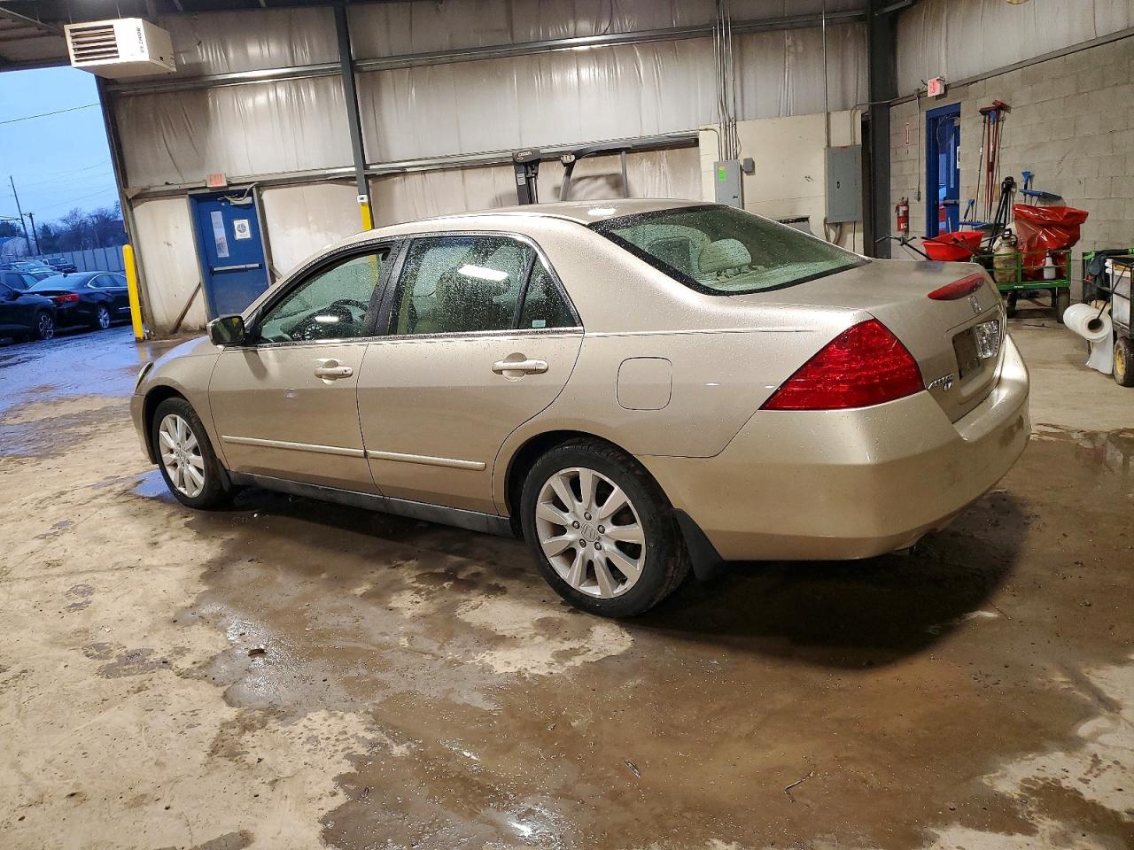 2006 HONDA ACCORD LX photo 2