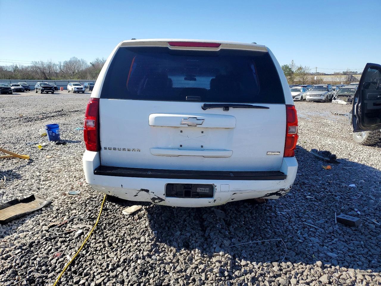 2011 CHEVROLET SUBURBAN K1500 photo 6