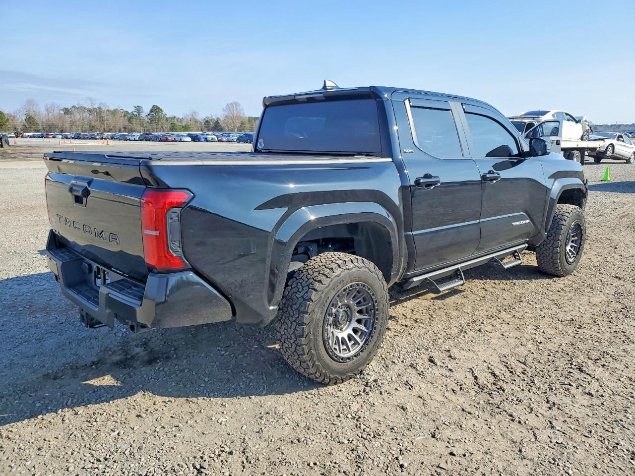 2024 TOYOTA TACOMA DOUBLE CAB photo 3
